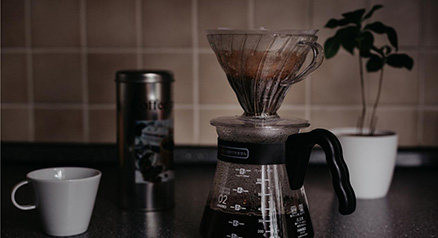 用滤纸滴漏式的方法冲泡咖啡，要注意什么？